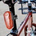 GPS lokátor na bicykel v zadnom svetle