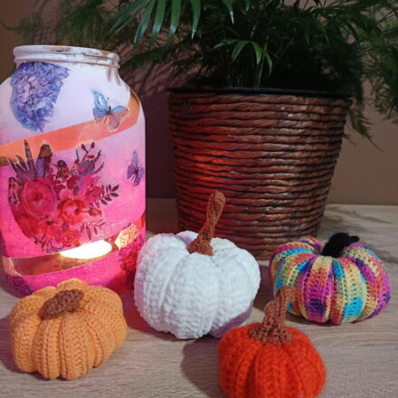 Ručne háčkovaná tekvica - halloween 2025 Ručne háčkovaná tekvica - halloween 2025