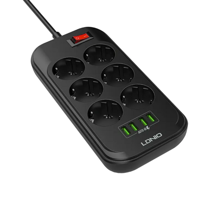 WiFi kamera v predlžovacom kábli 230V s USB portom 4K čierna